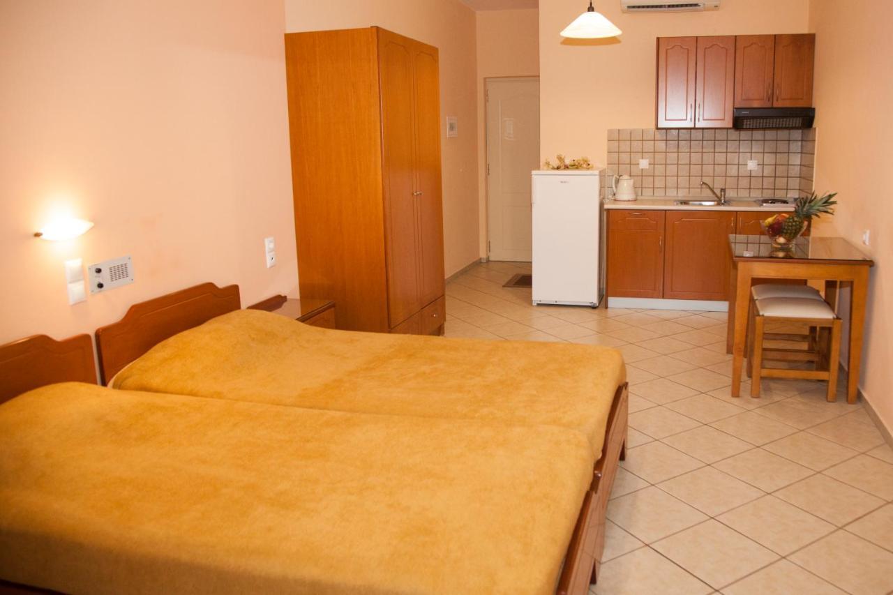Blue Sky Aparthotel Aγία Μαρίνα Εξωτερικό φωτογραφία